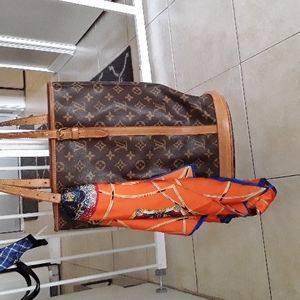 Louis Vuitton bucket bag GM